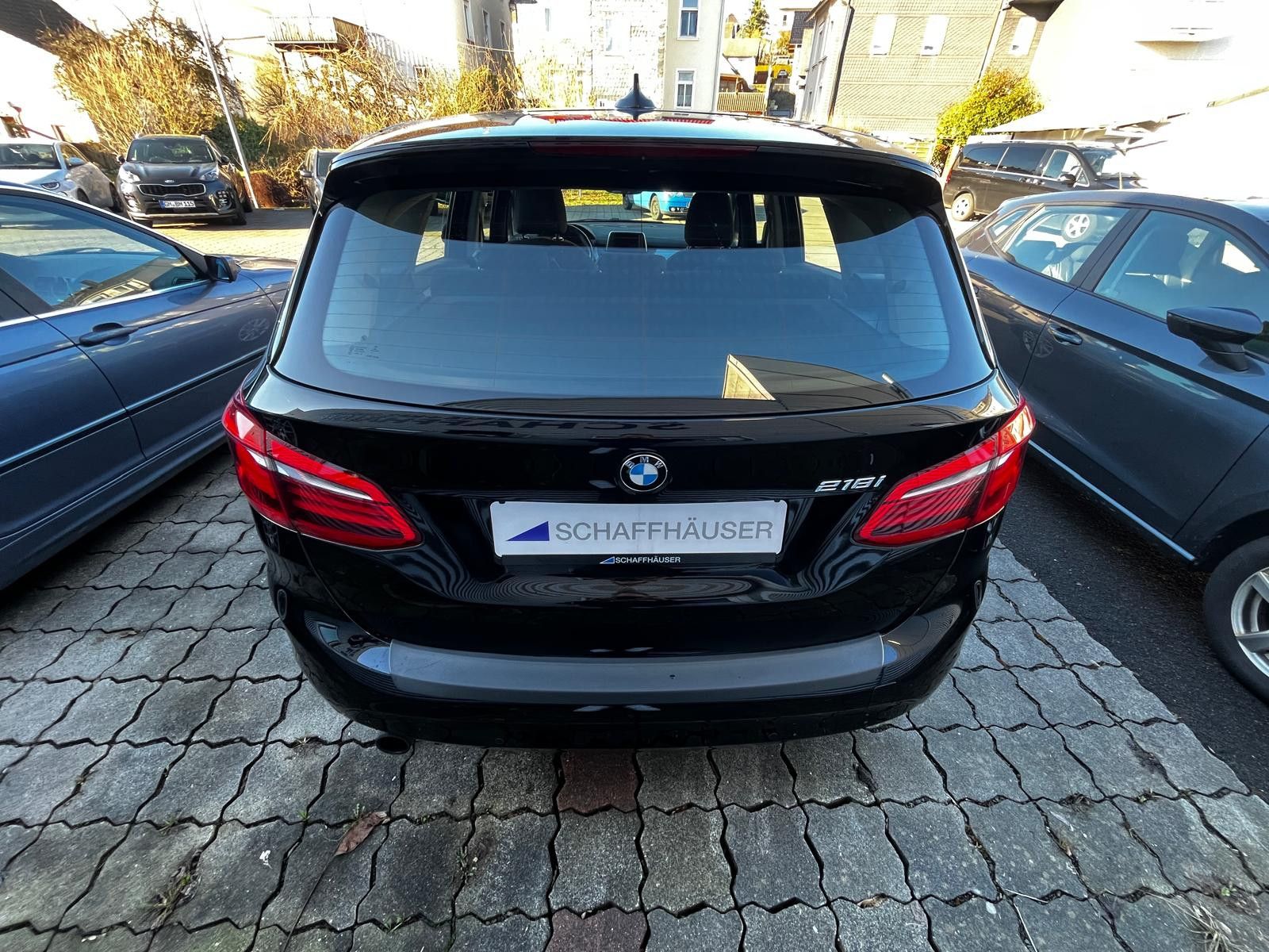 Fahrzeugabbildung BMW 218i Active Tourer PDC SHZ LM UVM
