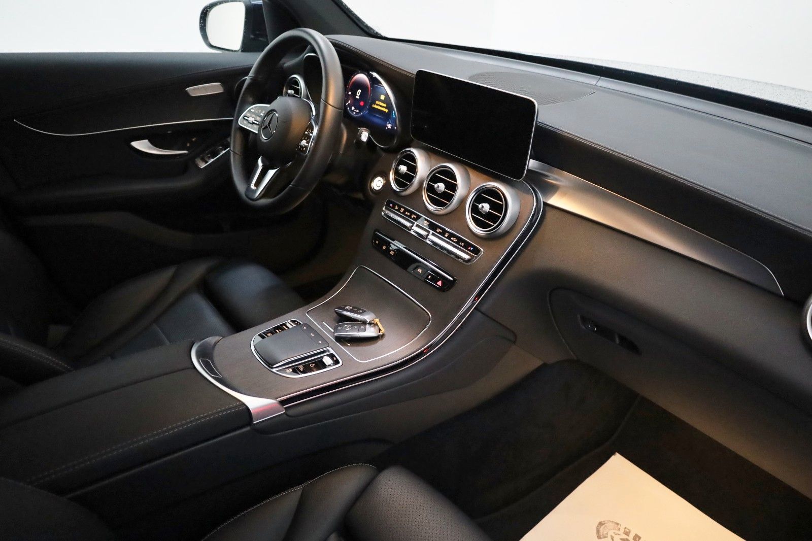 Fahrzeugabbildung Mercedes-Benz GLC 300de Coupe 4Matic,"360°CAM"LED"DIGIT-DISP