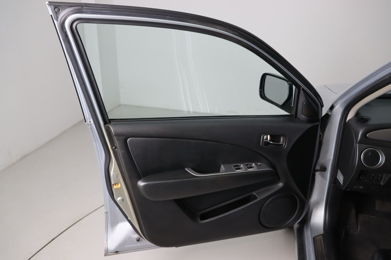 Fahrzeugabbildung Mitsubishi Outlander 2.4 Intense