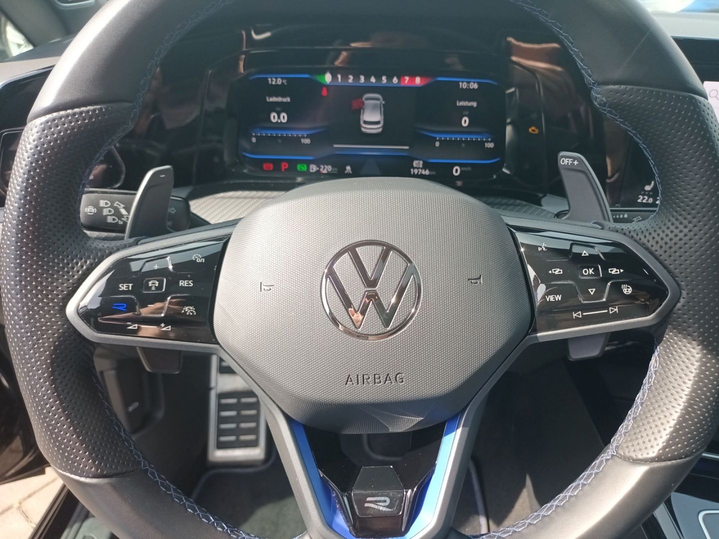 Volkswagen Golf VIII R 4Motion 2.0 TSI Ausparkassistent Sou foto 13