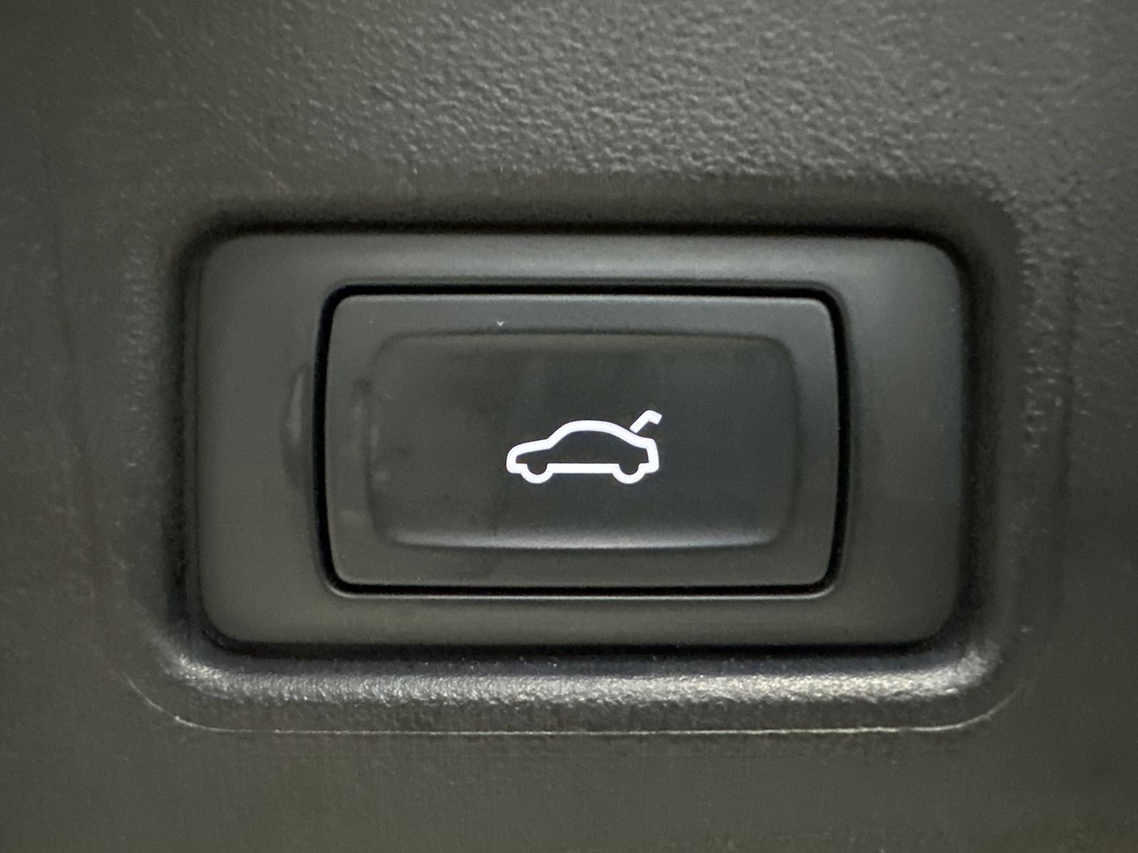 Fahrzeugabbildung Audi Q4 e-tron SpB 40 Sport NAV+MATRIX+AHK+ACC+20ZOLL