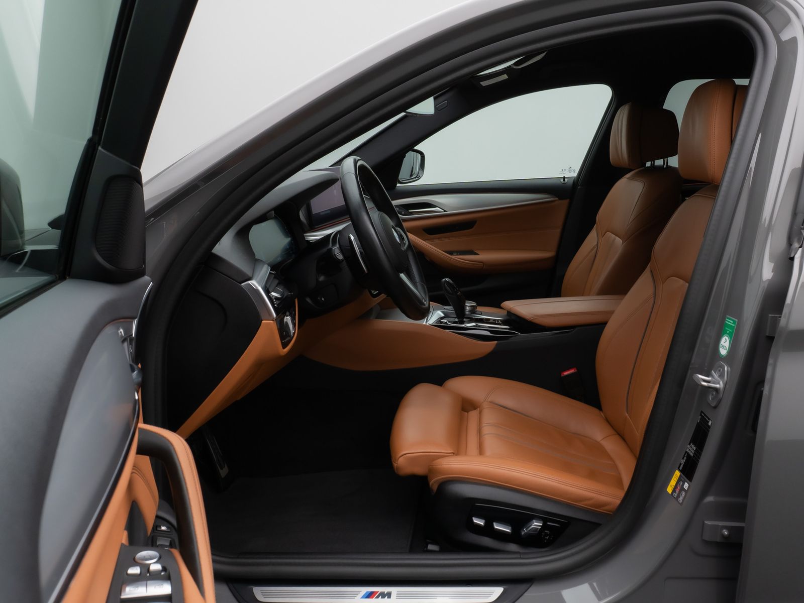 Fahrzeugabbildung BMW 530e xD M Sport HUD DAB Laser HiFi AHK Komfort
