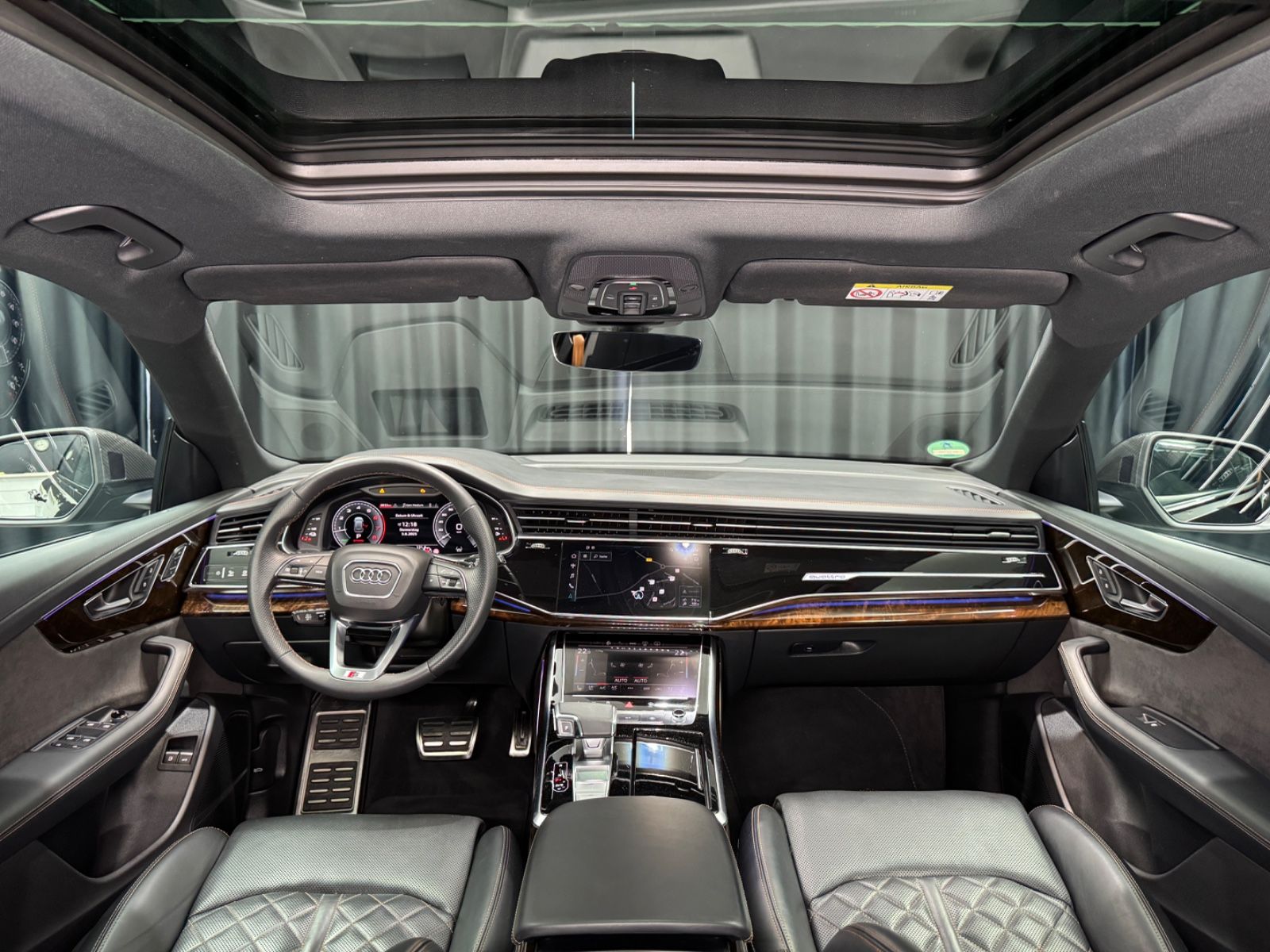 Fahrzeugabbildung Audi Q8 55 TFSI e quattro|B/O|EXCLUSIVE|RS-SITZE|VOLL