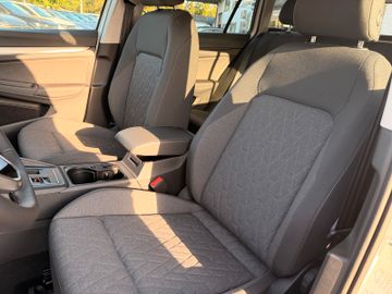 Volkswagen Golf Var. 2.0 TDI 150PS Life, AHK, KAMERA, LED