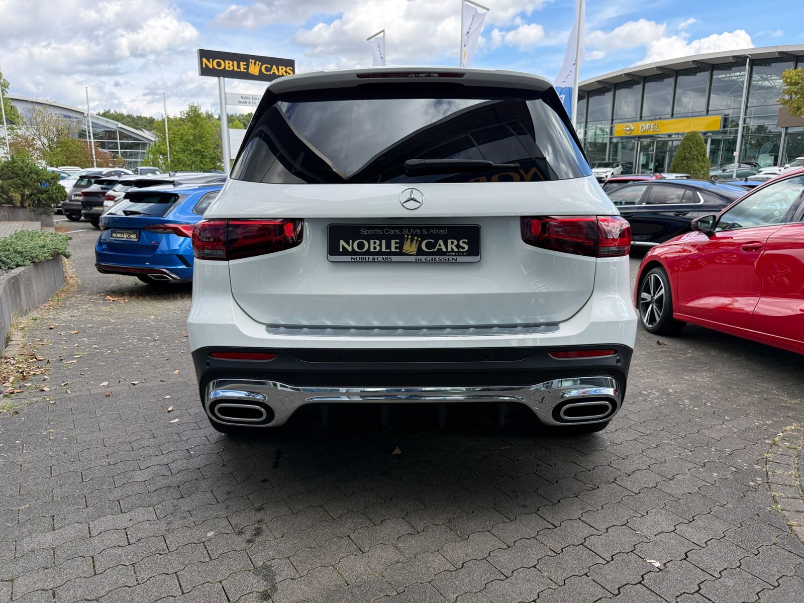 Fahrzeugabbildung Mercedes-Benz GLB 250 AMG Line LED MBUX HIGH NAV RFK 19"