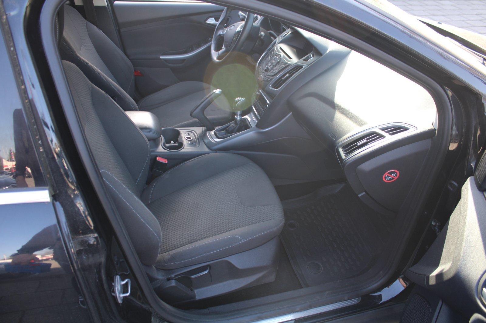 Ford Focus 2013 — photo 17