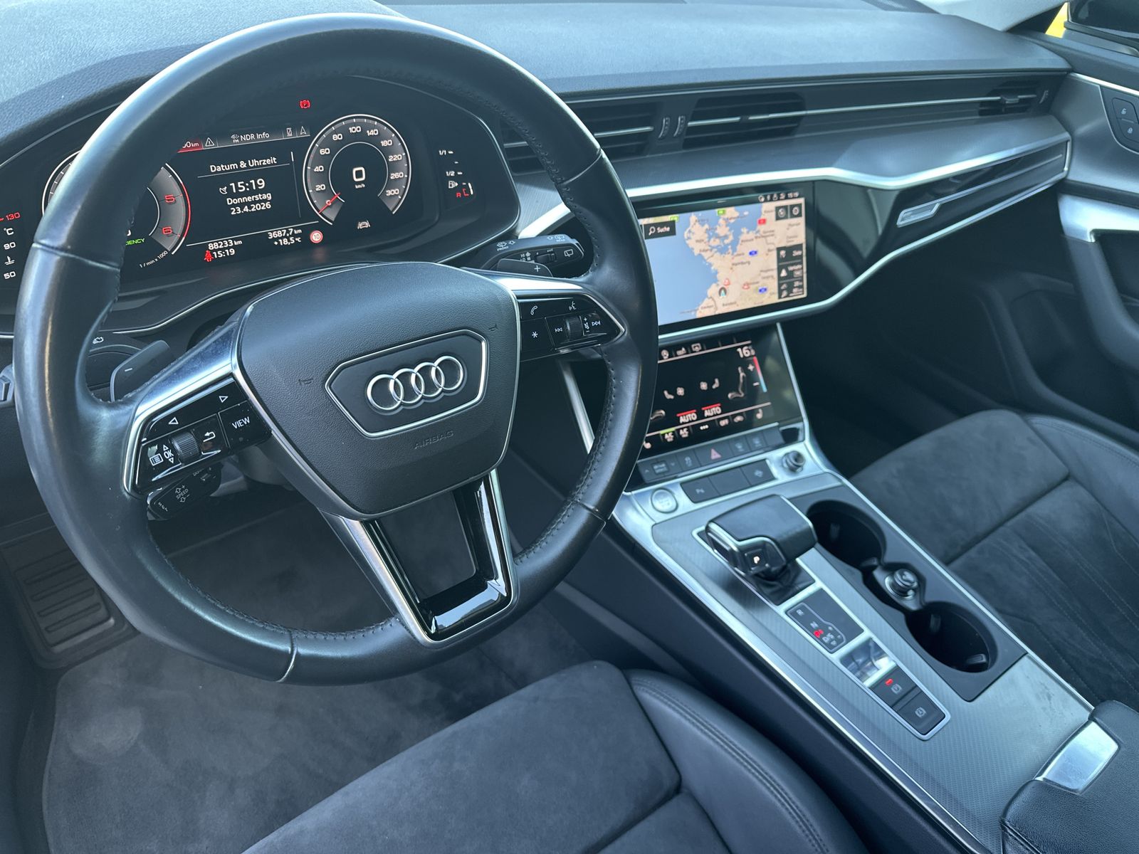 Fahrzeugabbildung Audi A6 Avant 40 TDI Sport NAV+LED+ACC+AHK+VCOCK+18ZO