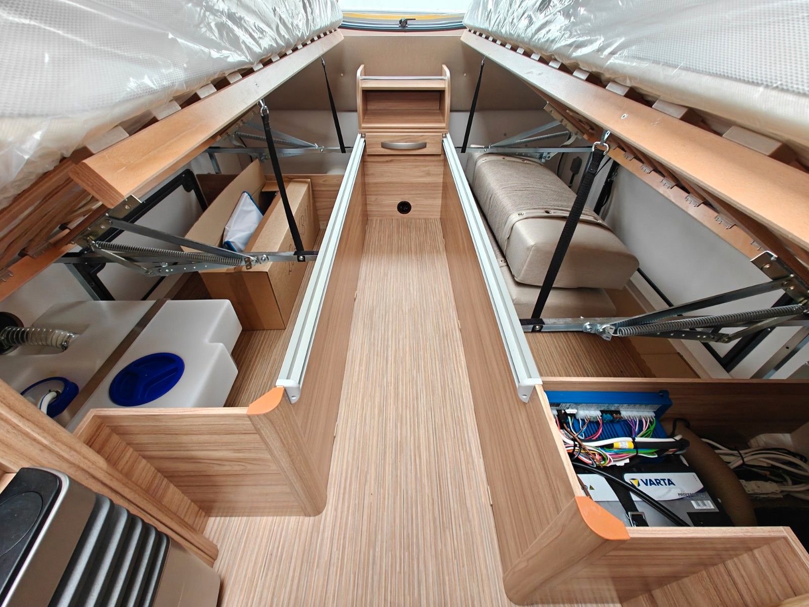 Fahrzeugabbildung HYMER / ERIBA / HYMERCAR Feeling 470 Elegance - JETZT 6.683€ SPAREN !!!