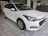Hyundai i20 1.2 blue *Classic*Klima*Euro6* - Hyundai i20: Weiß