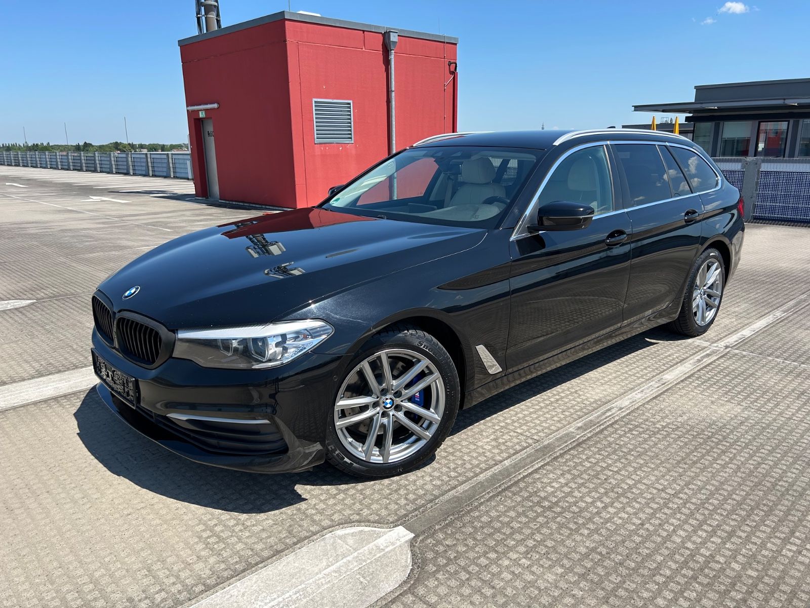 BMW 530 d Touring xDrive~Standheizung~LED~Leder