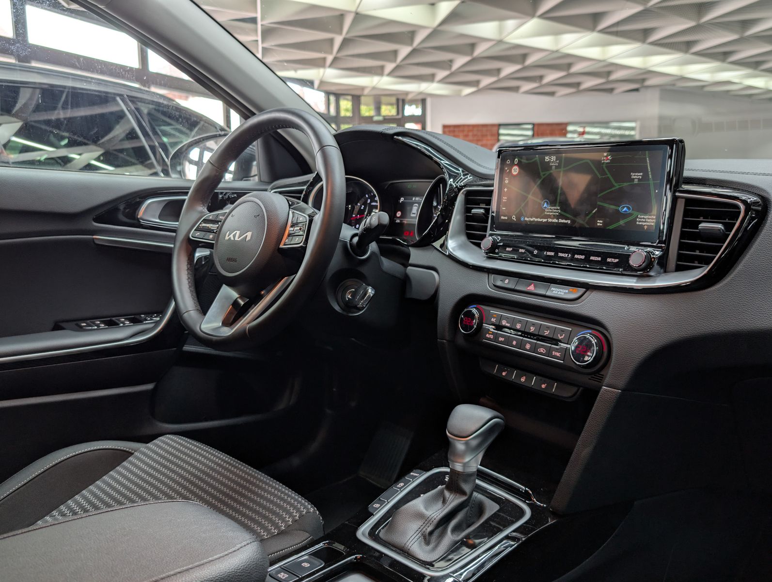 Fahrzeugabbildung Kia cee'd Sportswagon 1.5 DCT Spirit ACC*JBL*KAM*7J