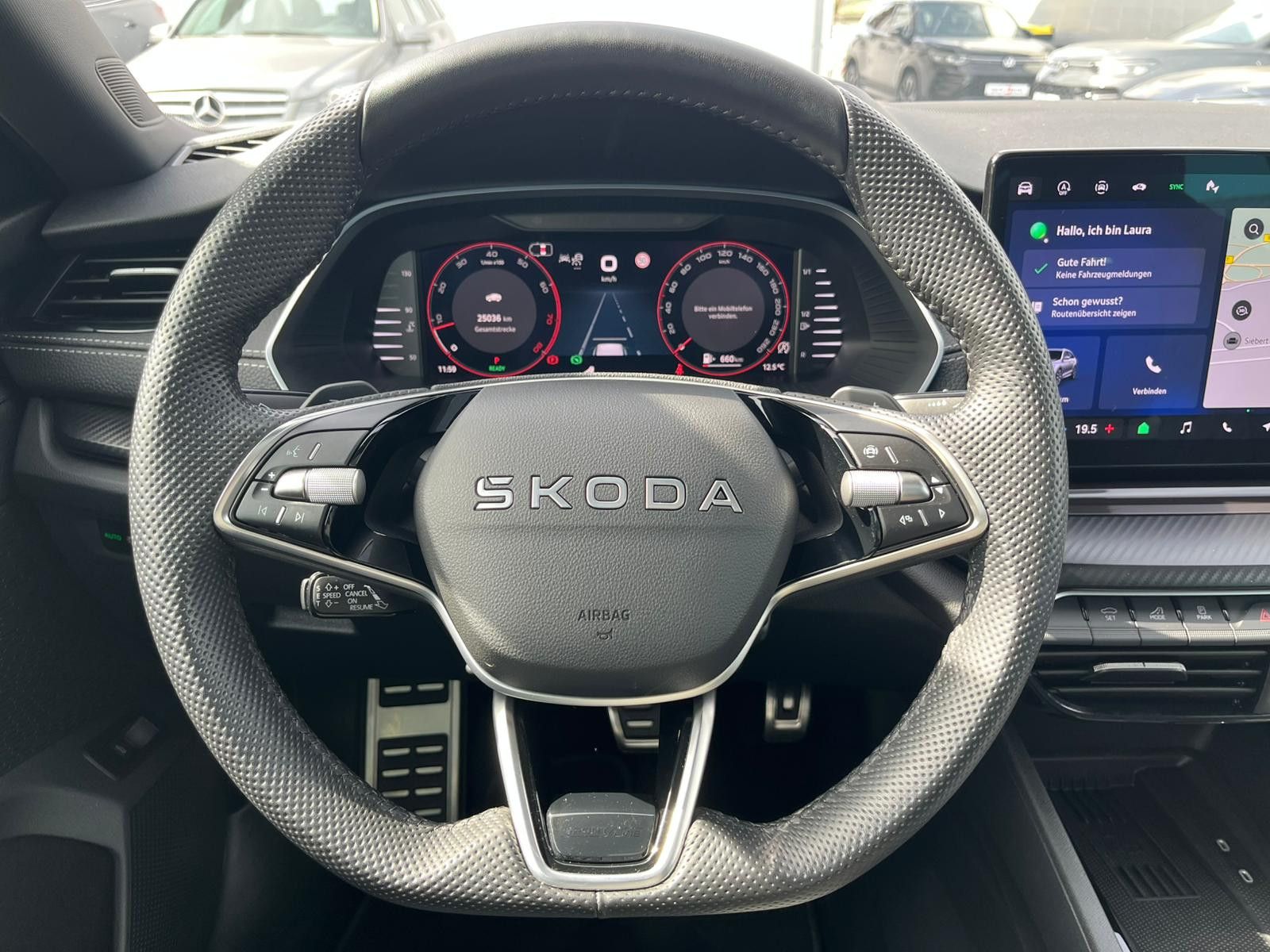 Fahrzeugabbildung SKODA Octavia 1.5 DSG Sportline PANO*MATRIX*AHK*5J.GAR