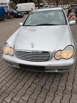 Mercedes-Benz 240 - Mercedes-Benz 240 aus 2000