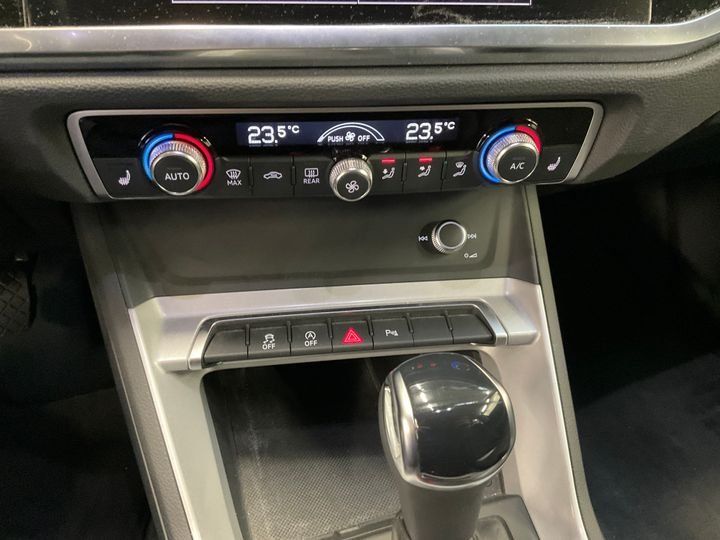 Fahrzeugabbildung Audi Q3 35 TFSI S-tronic *AHK*LED*PDC*App*Sitzhzg*ACC