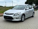 Hyundai i30 1.4 Sitzheiz Navi AppleCar Cam Klima 1.Hand - Hyundai i30