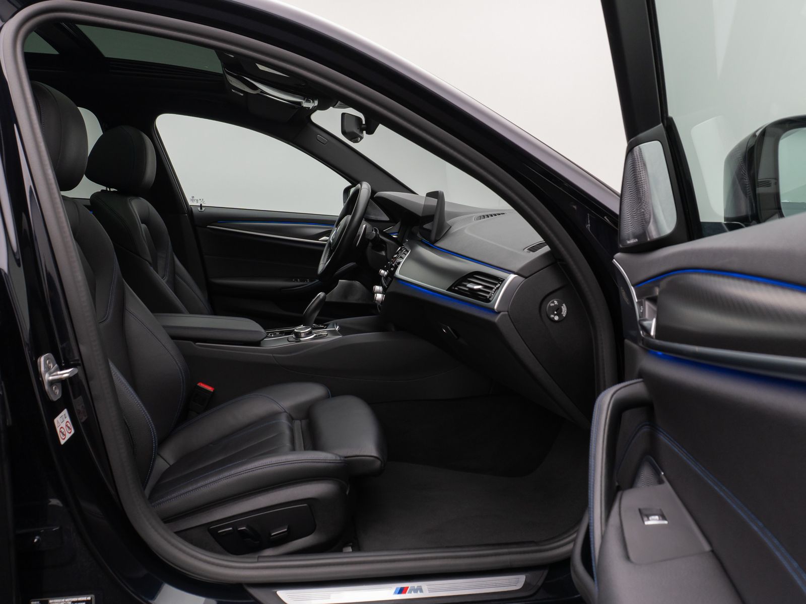Fahrzeugabbildung BMW 540d xD M Sport Panorama DAB B&W Fernlichtassist