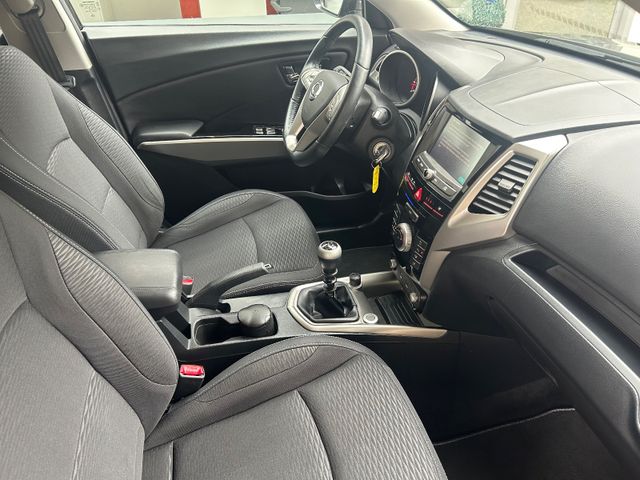 Fahrzeugabbildung Ssangyong Tivoli 1.6 e-XGi 160 QUARTZ+Kamera+Navi+SHZ+LED