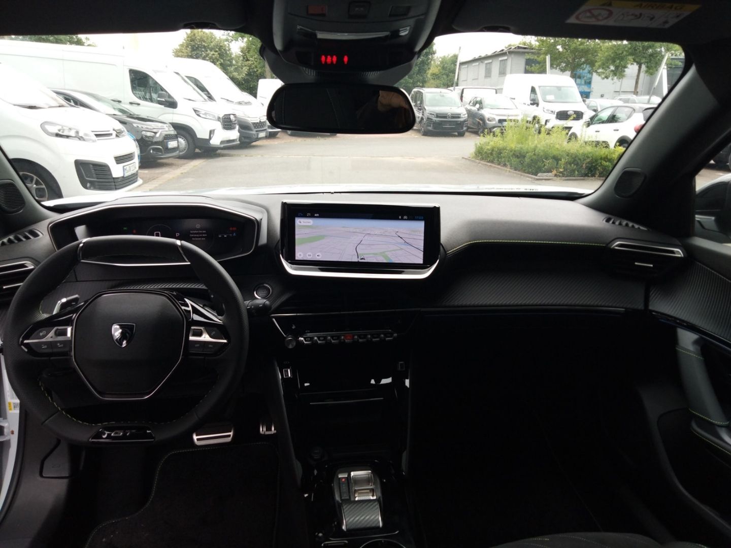 Fahrzeugabbildung Peugeot 2008 GT HYBRID 145 e-DSC6 El. Panodach Navi ACC