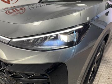 Volkswagen T-Roc 1.5 neues Modell R-Line AHK*elek Kofferr.