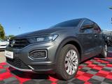 Volkswagen T-Roc 2,0  TSI Sport 4Motion*AHK*Spurhalteass.*R - Volkswagen T-Roc mit Benzin-Antrieb: Limousine