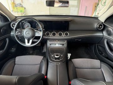 Mercedes E 220 - 12