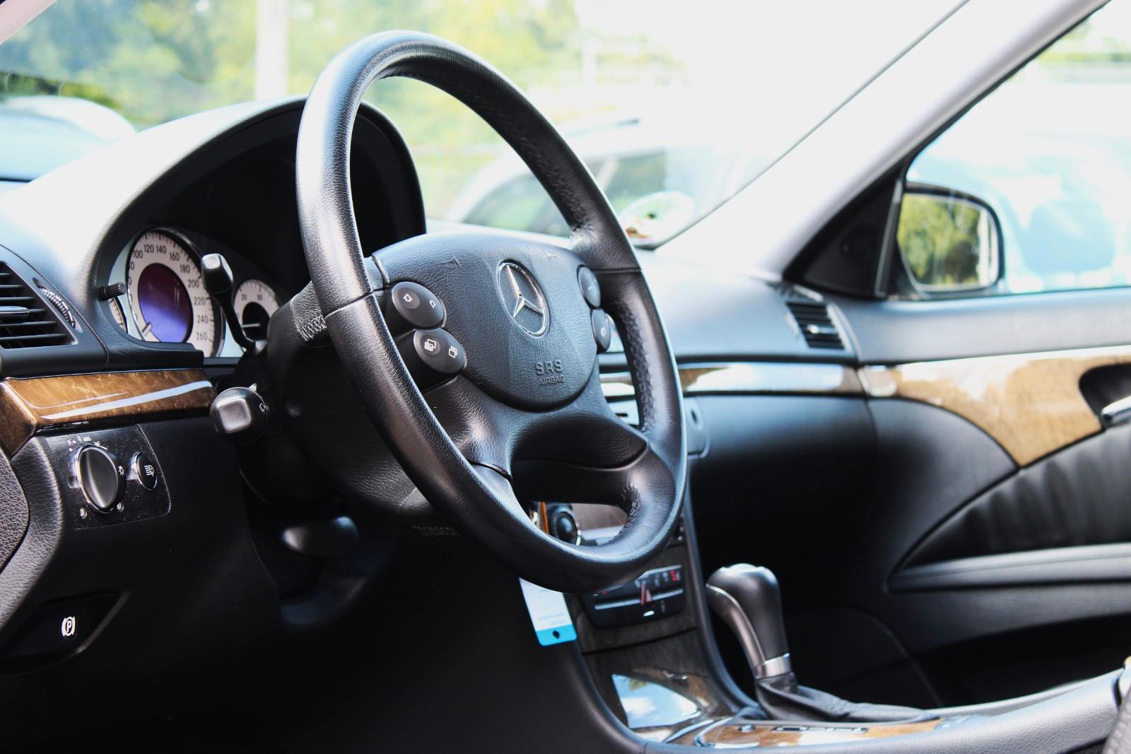 Mercedes-Benz E280 2007 — photo 18