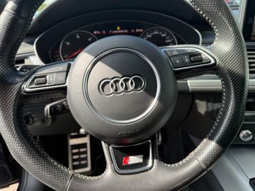 Audi A6 Avant 3.0 TDI quattro+S-Line+Xenon+Navi+e.HKL