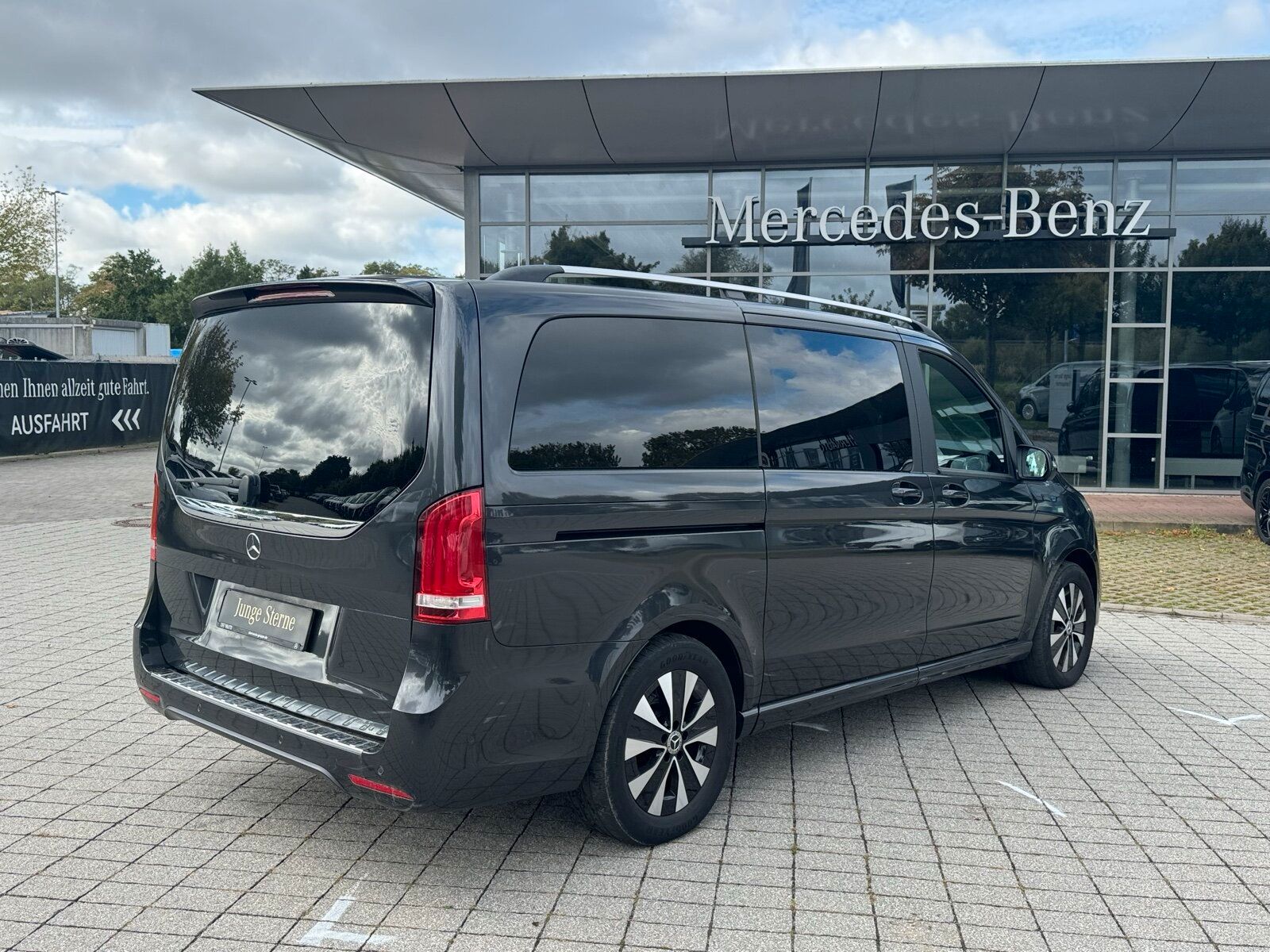 Mercedes-Benz EQV 300 lang foto 4