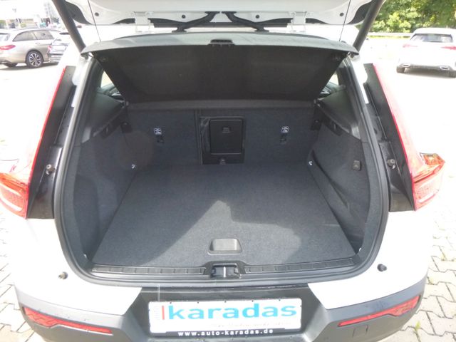 Fahrzeugabbildung Volvo XC40 D4 Momentum Pro AWD >AUT/NAV/LED/4x4<