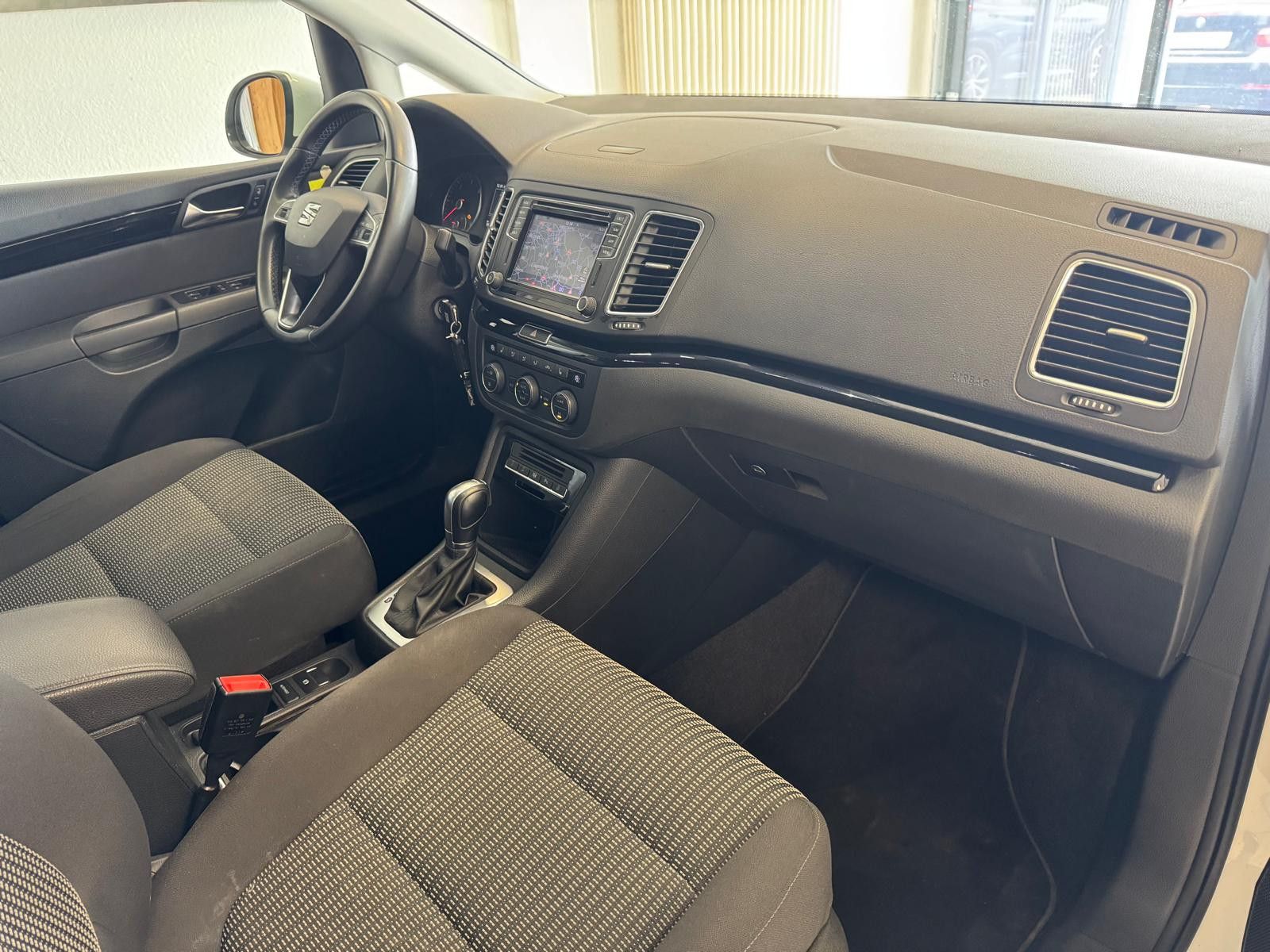 Fahrzeugabbildung SEAT Alhambra Style / 1.Hand/ Scheckheft/ Navi /Klima