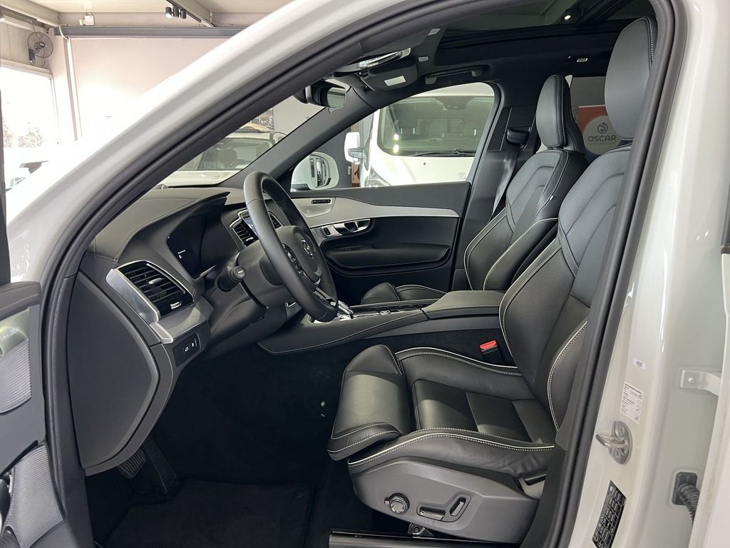 Volvo XC90 T8 Plus Bright Recharge AWD FourC AHK B&W