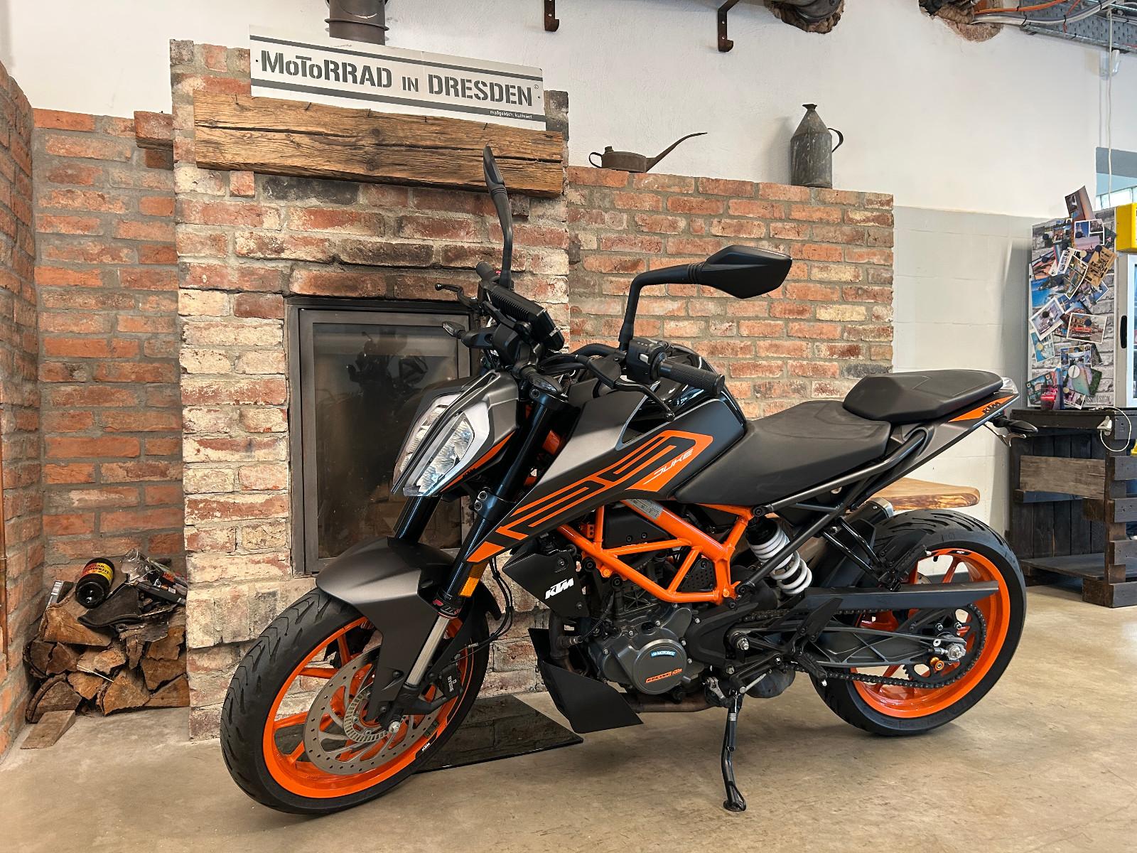 KTM Duke 125