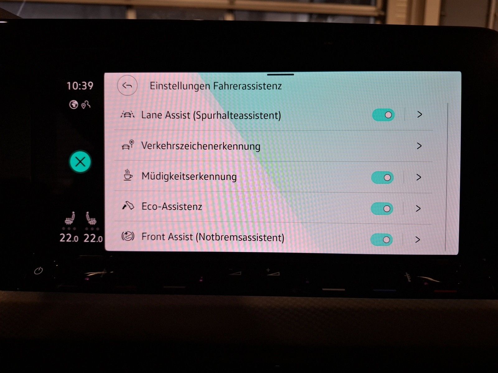 Fahrzeugabbildung Volkswagen Golf VIII TSI Move Matrix Navi AID Pano PDC SH L