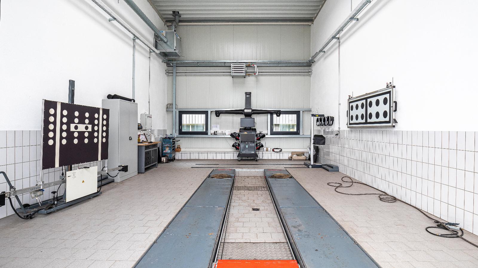 showroom-image-main