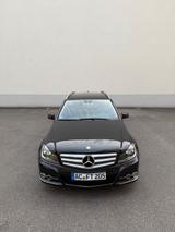 Mercedes-Benz 200 - Mercedes-Benz 200 mit Diesel-Antrieb