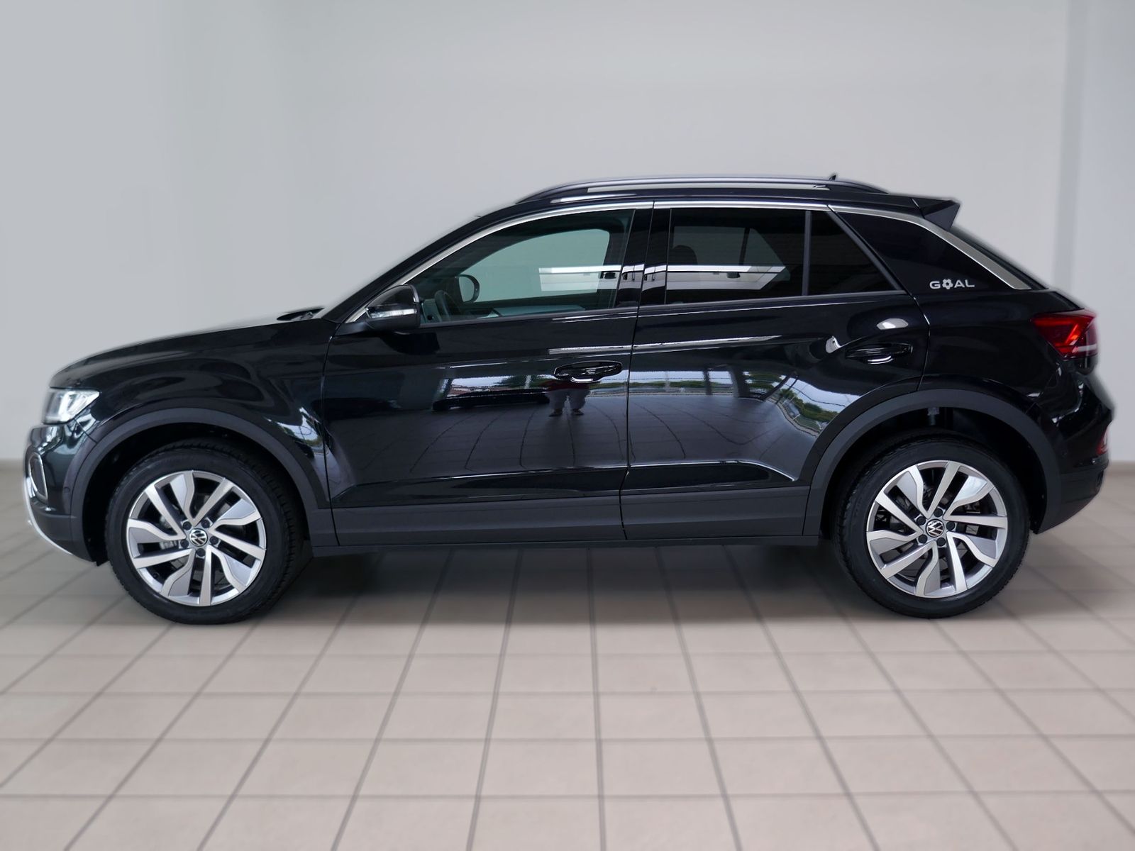 Fahrzeugabbildung Volkswagen T-Roc GOAL 1.5 TSI DSG | LED AHK RFK ACC