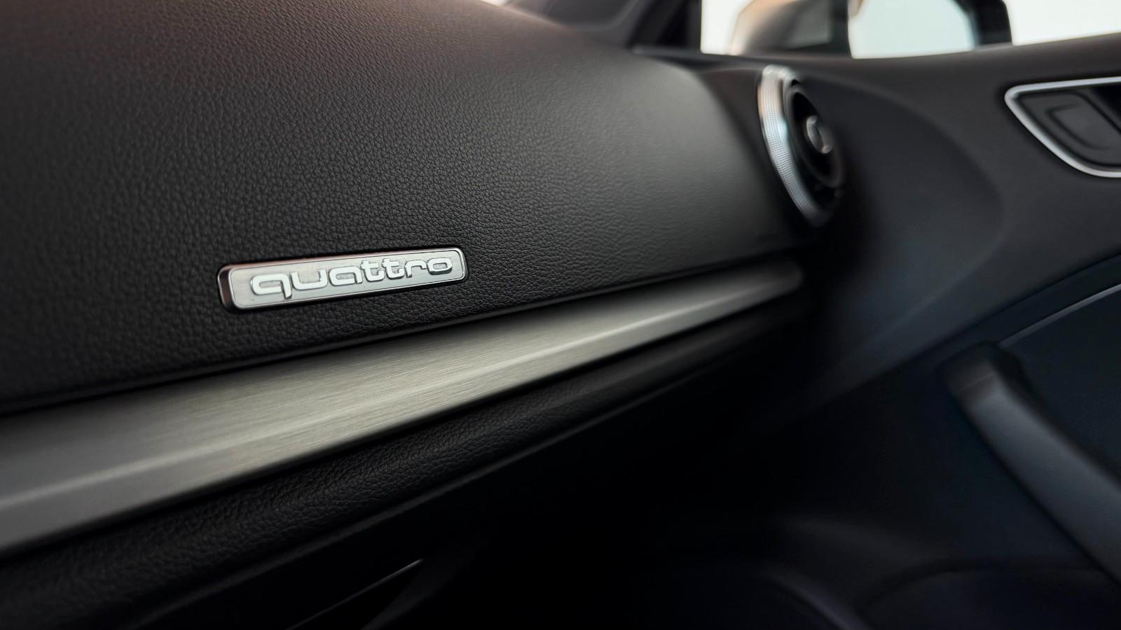 Audi S3 8V 2.0 TFSI QUATTRO 1.HAND SCHECKHEFT 8FACH