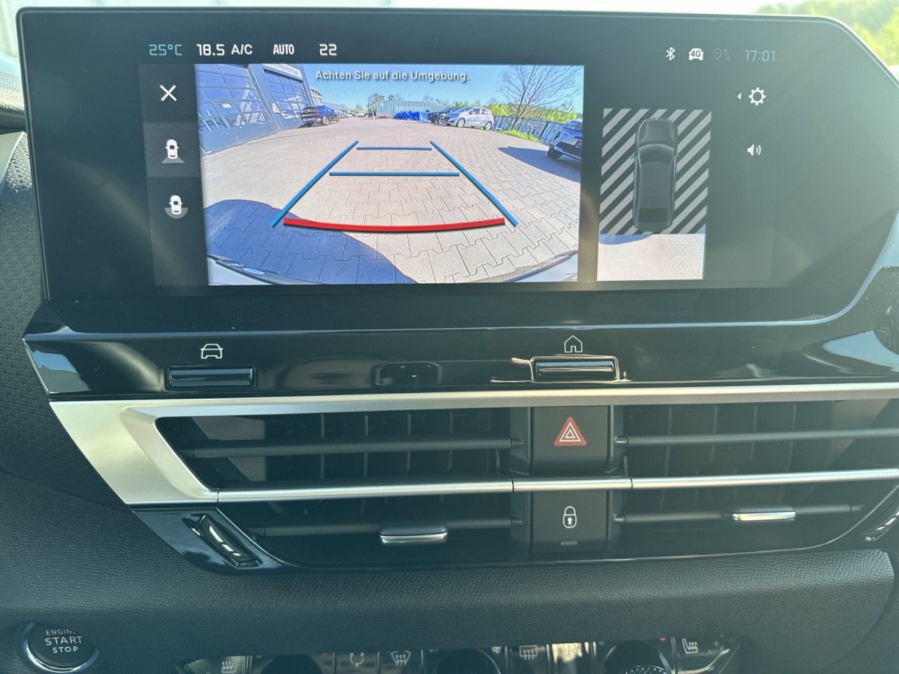Fahrzeugabbildung Citroën C4 X Hybrid 145 Doppelkupplung 6-Gang MAX - mit KI generiert/bearbeitet