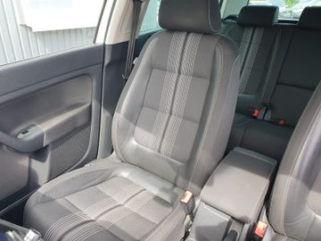 Volkswagen Golf - 11