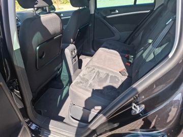 Volkswagen Tiguan - 12