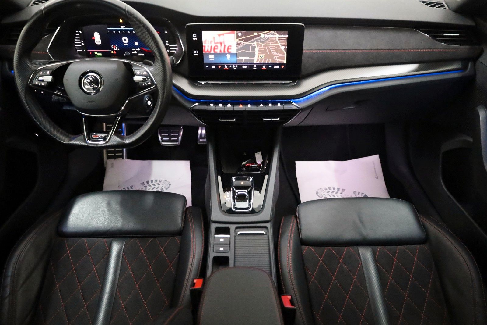 Fahrzeugabbildung SKODA Octavia Combi RS iV,Navi,Kamera,4xSH,HUD,Pano+WR