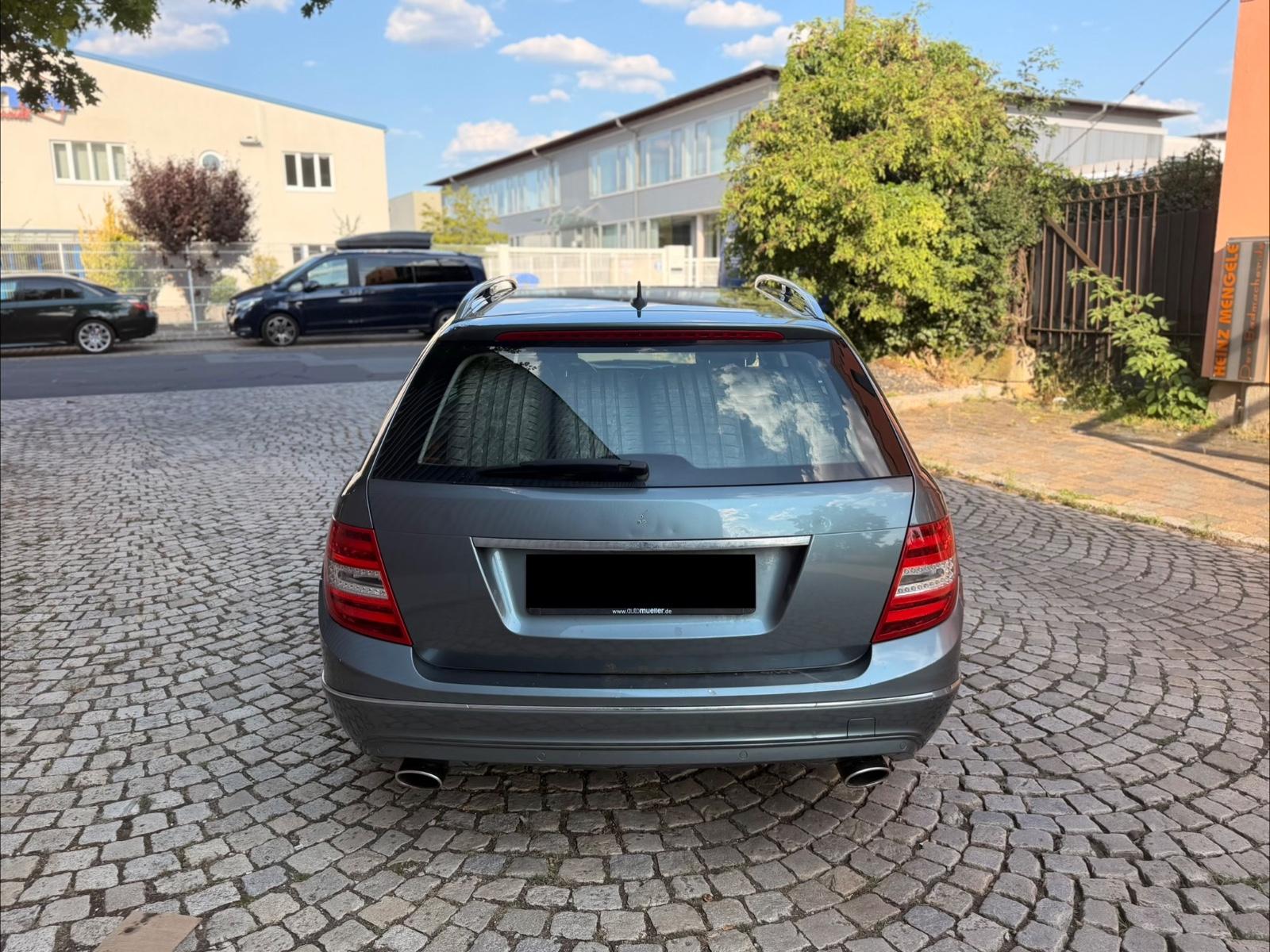Mercedes-Benz C350 2011 — photo 5