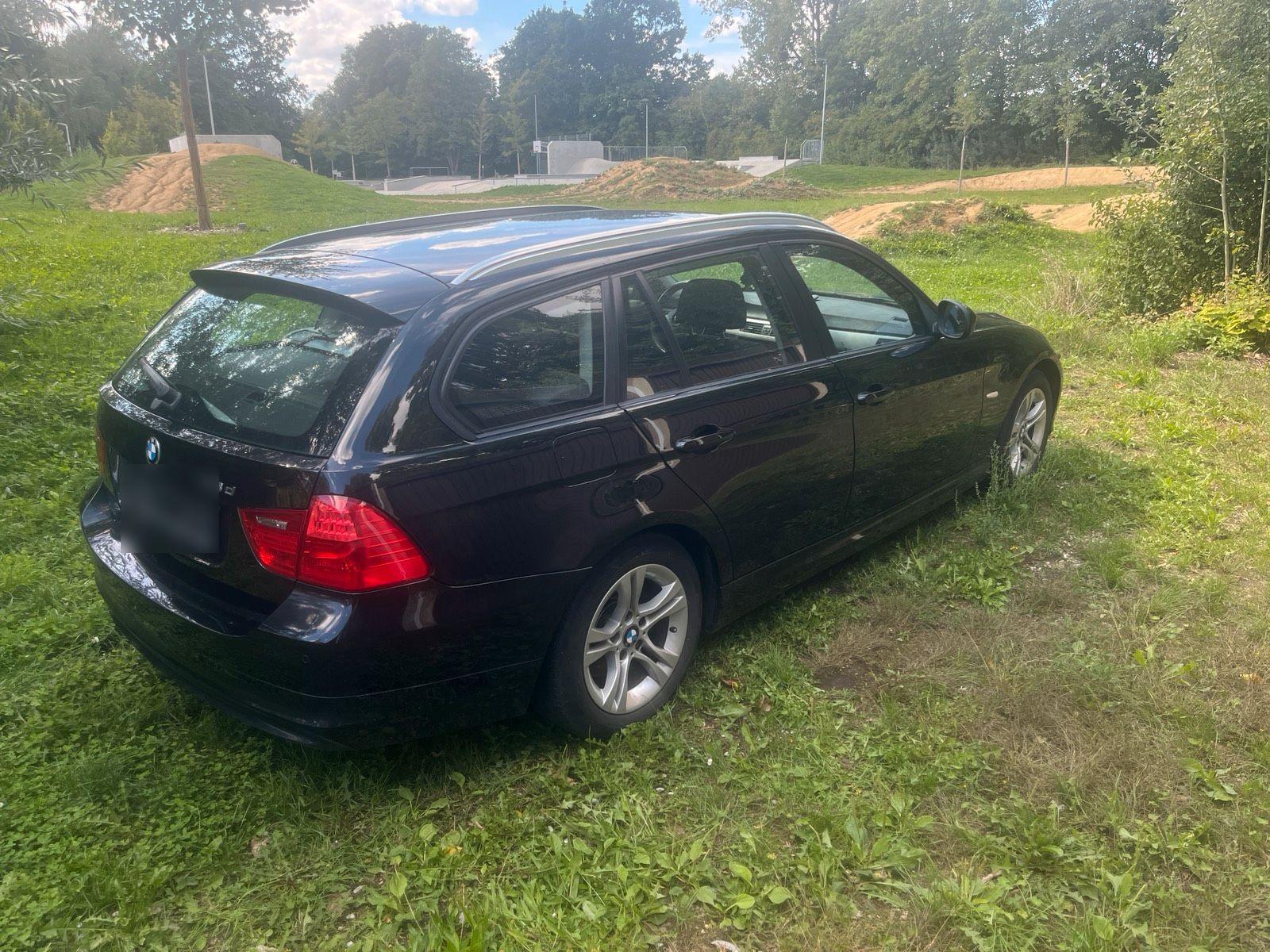 BMW 318 2011 — engine 143 HP (105kW)