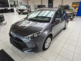 Toyota Yaris 1.5 HSD *Sommer- und Winterräder* - Toyota Yaris: Hsd