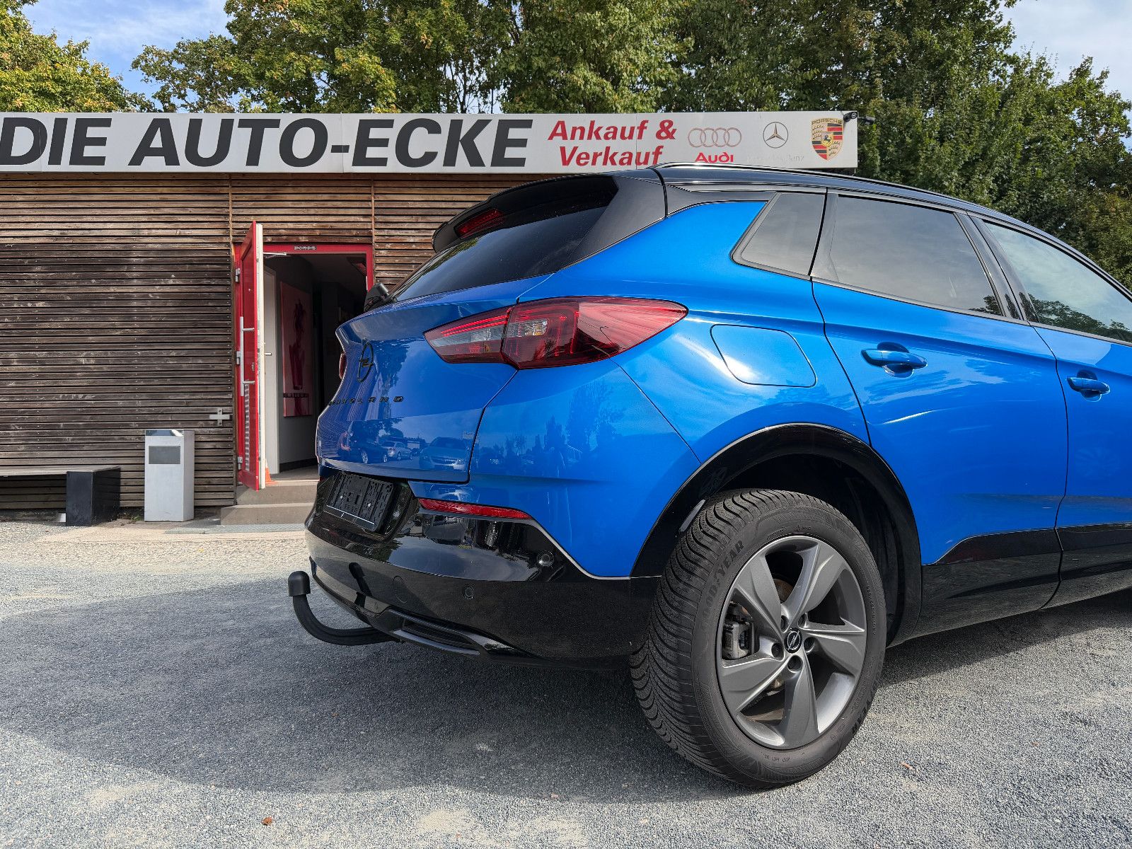 Fahrzeugabbildung Opel Grandland 1.2 Turbo GS 96KW Automatik