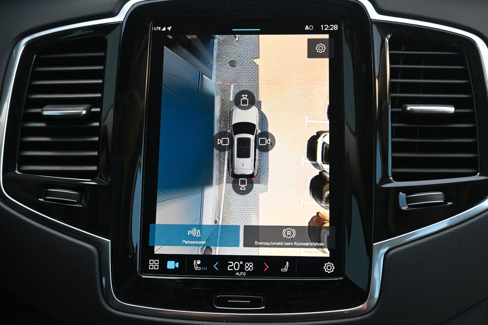 Fahrzeugabbildung Volvo XC90 T8 Recharge AWD Ultra Dark*LUFT*B&W*Massage