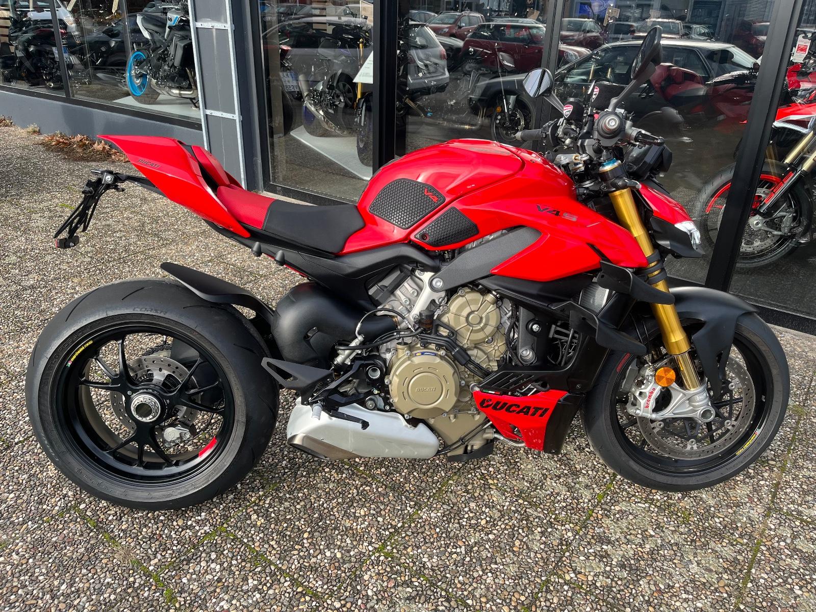 Ducati Streetfighter V4S Top Zustand 4,99 % Zins