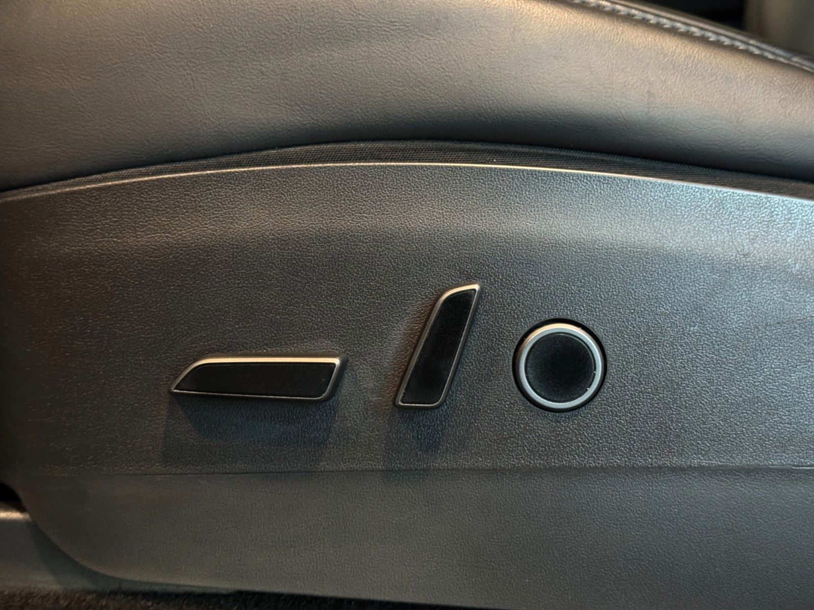 Tesla Model Y AWD Long Range Dual Motor Panorama LED foto 20