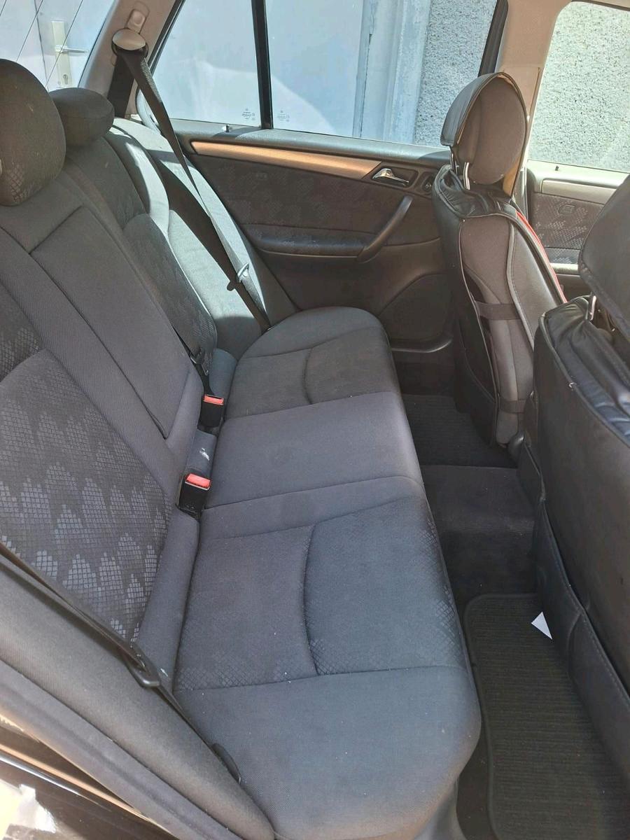 Mercedes-Benz C180 2004 — photo 11