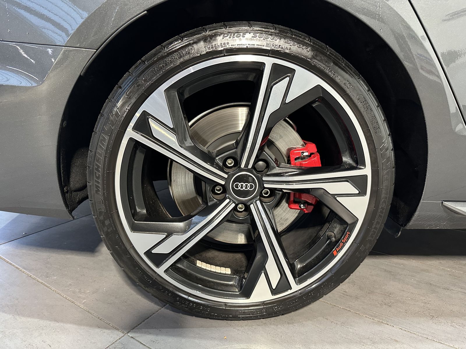 Fahrzeugabbildung Audi A4 Avant 45 TFSI Qu S-Line Black NAV+LED+19ZOLL